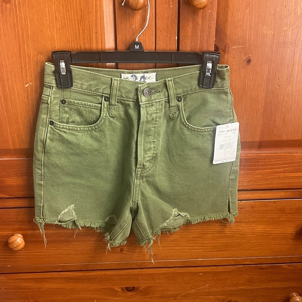NWT Free People size 24 Green Distressed Women Shorts